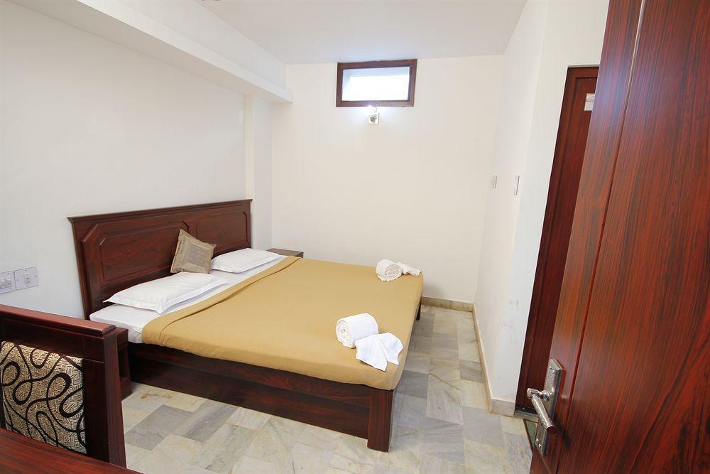 Hotel Park Avenue Kochi Exterior foto