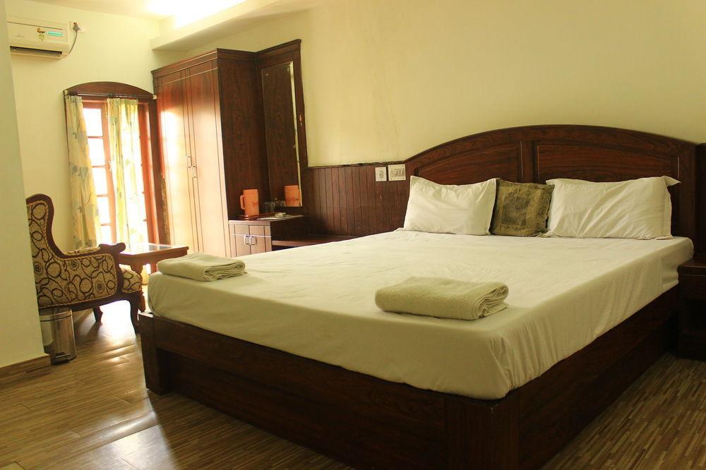 Hotel Park Avenue Kochi Exterior foto