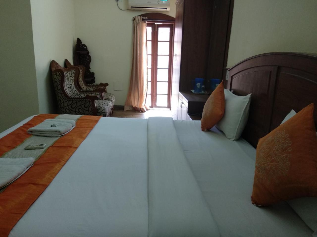 Hotel Park Avenue Kochi Exterior foto