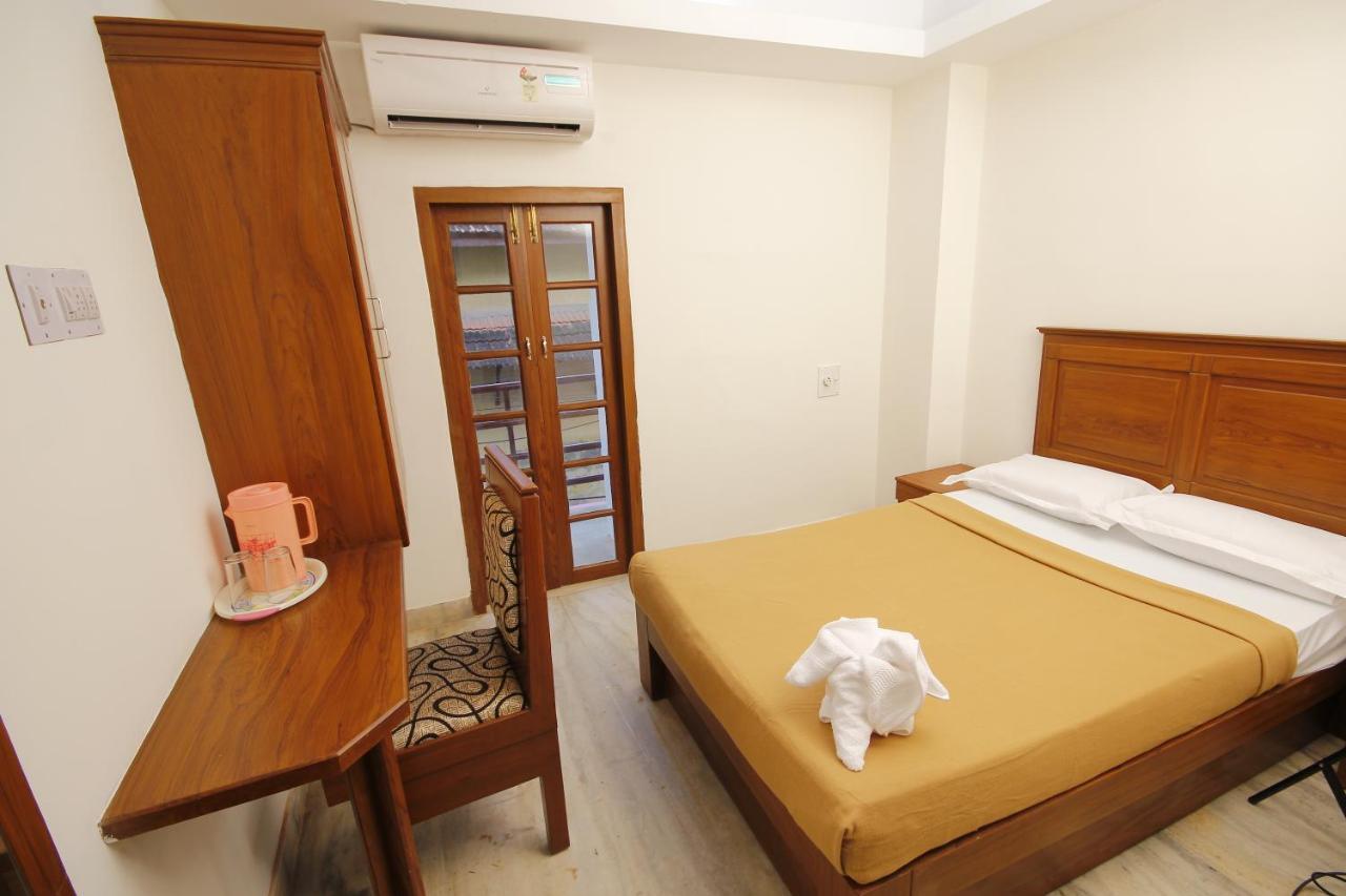 Hotel Park Avenue Kochi Exterior foto